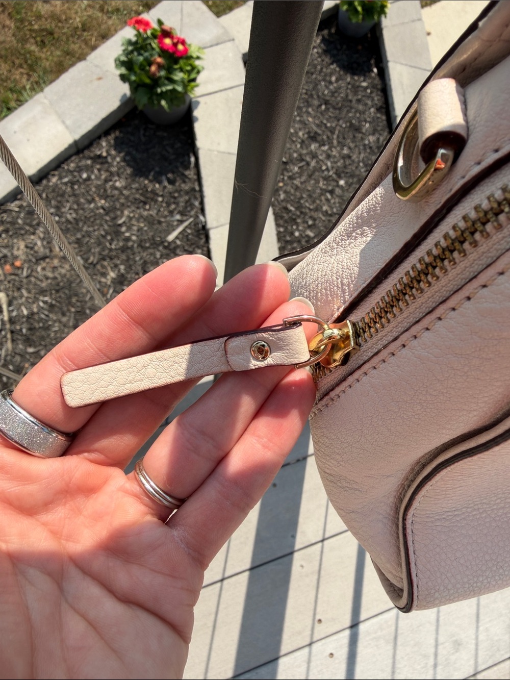*ITEM BUNDLE* kate spade Pebbled Pink Satchel, bag charm & Kurt Geiger sunnies! - Picture 3 of 13